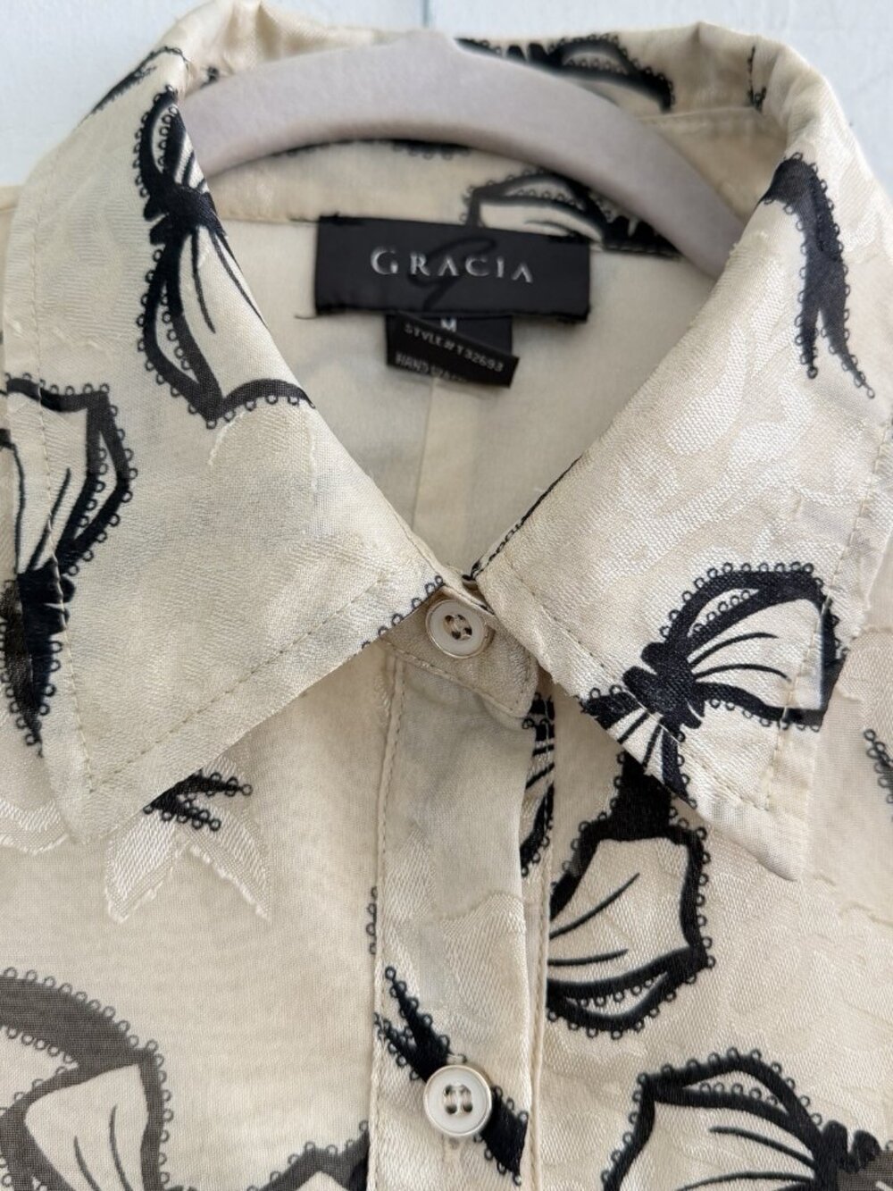 NEW Gracia Black Cream Bow Puff Sleeve Blouse M Top MEDIUM NWOT - Picture 2 of 7